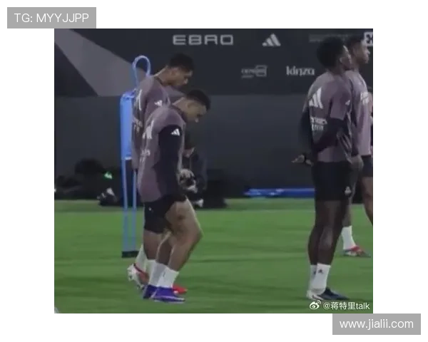 姆巴佩带伤出战整月膝盖再受伤